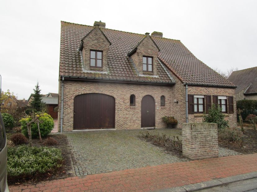 Maison à vendre
                    à 8647 Lo