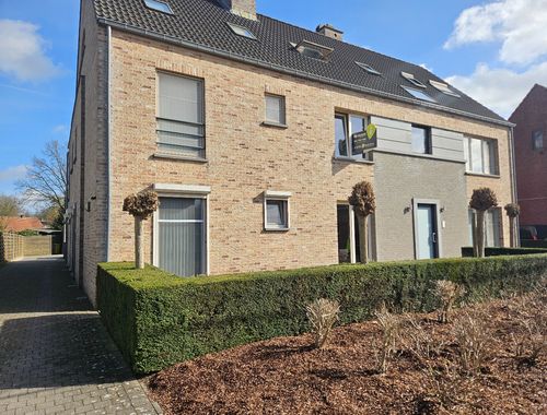                                         Appartement à louer à Vosselaar, € 845
