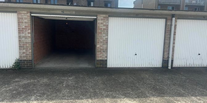 Garage te huur in Graaf Joseph de Pretstraat, 2900 Schoten