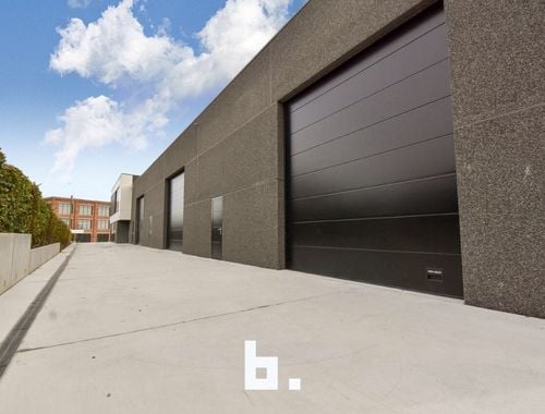                                         Entrepôt à louer à Moorslede, € 900
