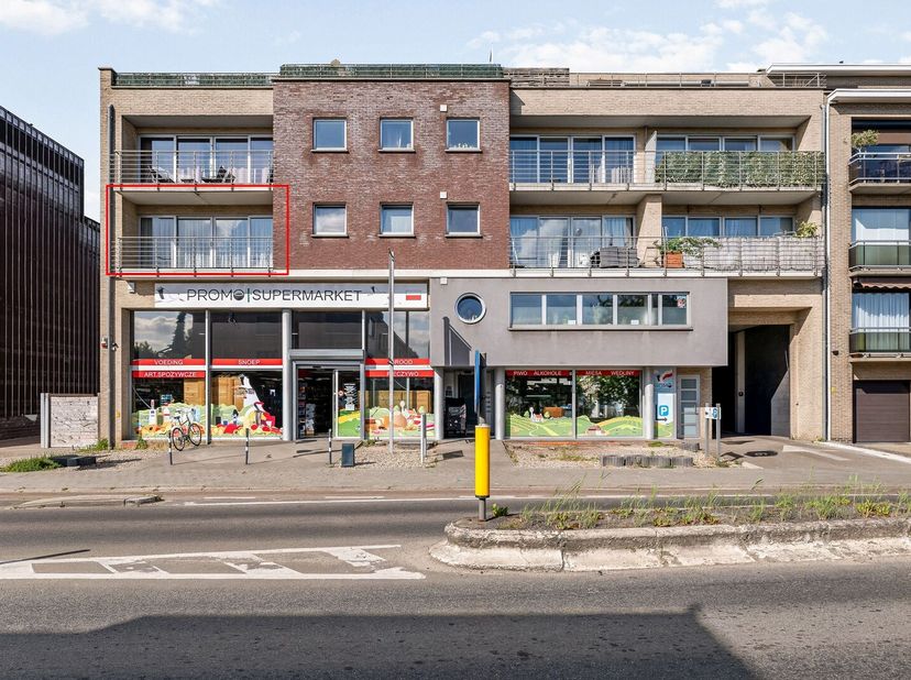 Appartement spacieux de 119 m² situé dans un emplacement privilégié à Deurne, au niveau de la Bisschoppenhoflaan, à proximité du stade Bosuil et du Sp