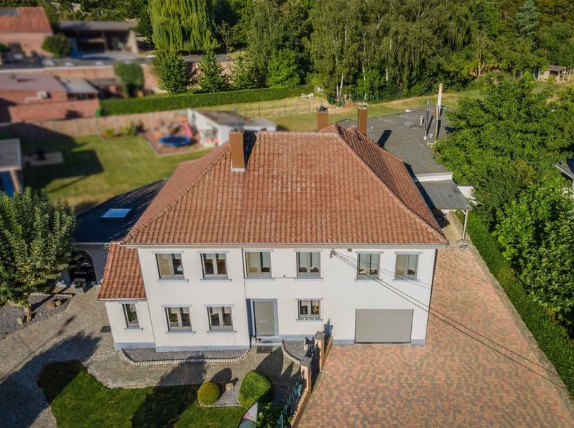 Bien professionnel à vendre
                    à 3770 Vroenhoven