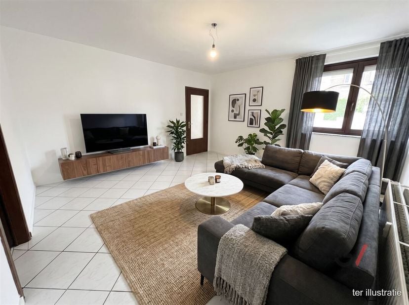 Dit appartement gelegen aan de Tervuursestraat 42A in Leuven biedt een interessante opportuniteit voor wie op zoek is naar een eigen plek met potentie