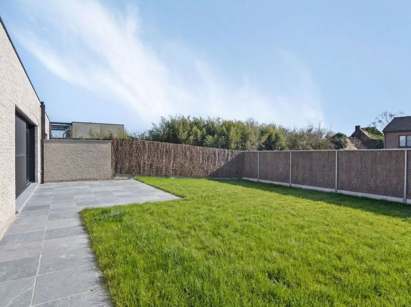 Verkaveling 'Tabaksveld' is een prachtige nieuwbouwrealisatie van&amp;nbsp;2 tijdloze en uiterst kwalitatieve halfopen woningen. De woningen zijn gelegen