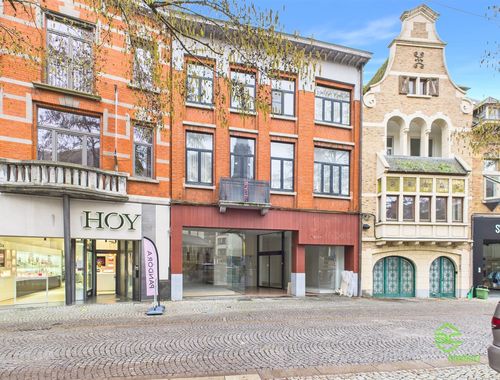                                         Bâtiment commercial à louer à Sint-Truiden, € 1.750
