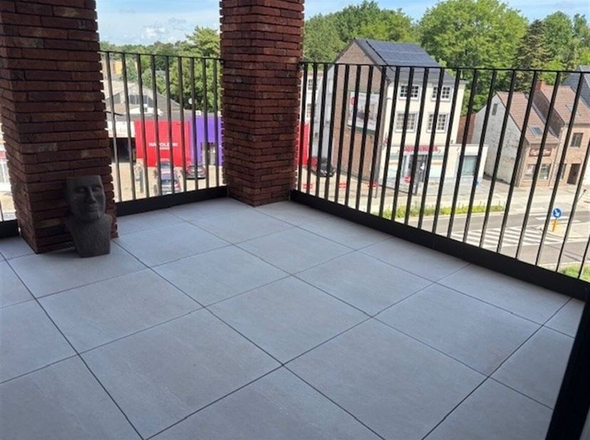 Prachtig appartement op een top locatie<br />
Ligging: Dit appartement is gelegen op de Welzijnscampus in Genk ,nabij de uitvalswegen en locale voorzi