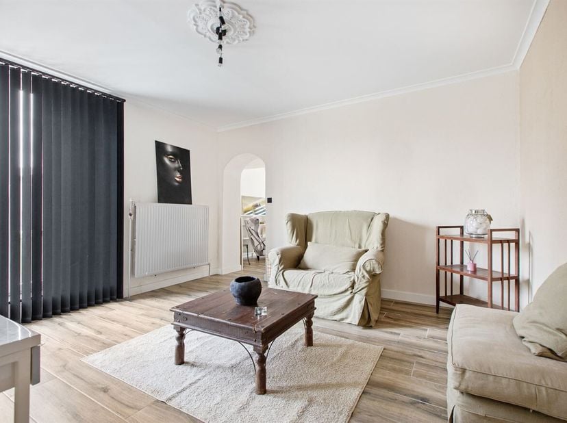 Instapklare, karaktervolle halfopen gezinswoning met 3 slaapkamers op een perceel van 588 m² in het rustige Mal, een groene deelgemeente van Tongeren-