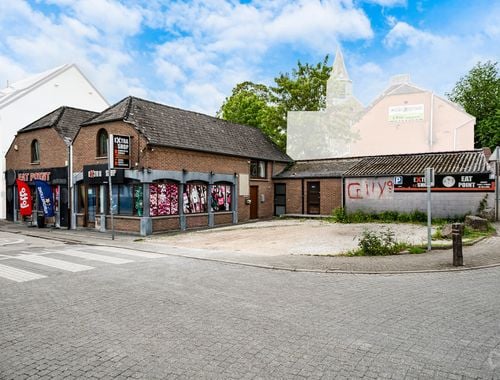                                         Usage mixte à vendre à Céroux-Mousty, € 650.000

