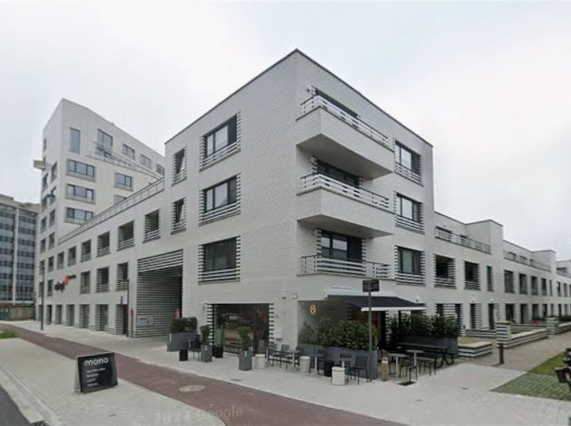 IN OPTIE<br />
<br />
Charmant 1-slaapkamerappartement met terras <br />
en ondergrondse staanplaats op de rand van Berchem en Mortsel<br />
<br /