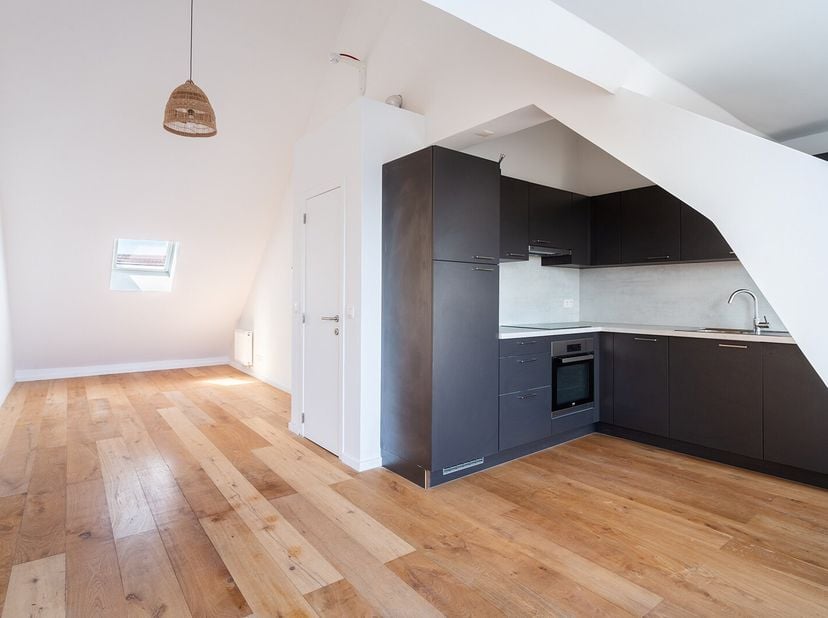 Wie houdt van het Antwerpse stadsleven voelt zich hier meteen thuis. Deze buurt staat bekend om haar unieke mix van mode, gastronomie en cultuur. Van