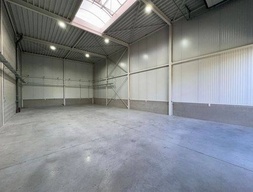                                         Bedrijfsgebouw te huur in Genk, € 1.200
