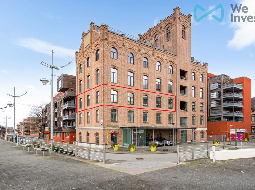 Wonen of werken op een unieke locatie met geschiedenis, ruimte en een uitzonderlijk uitzicht op de Rupel? Deze bijzondere loft bevindt zich in de voor