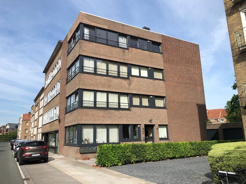 Kristus-Koning, vlakbij de Carrefour&amp;nbsp; NET LICHTRIJK &amp;nbsp;appartement met mooi vergezicht, 2 slaapkamers<br />
<br />
Inkomhal, gezellige lichtri