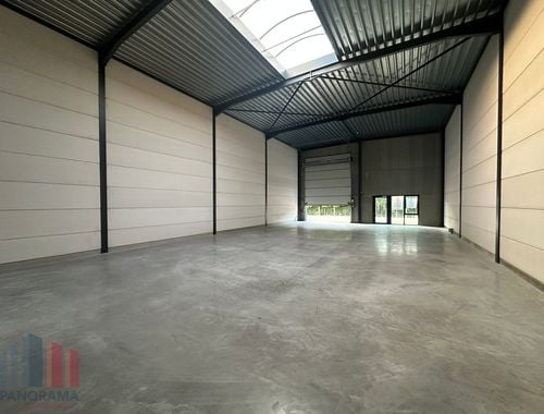                                         Bâtiment d’entreprise à vendre à Moorslede, € 306.800
