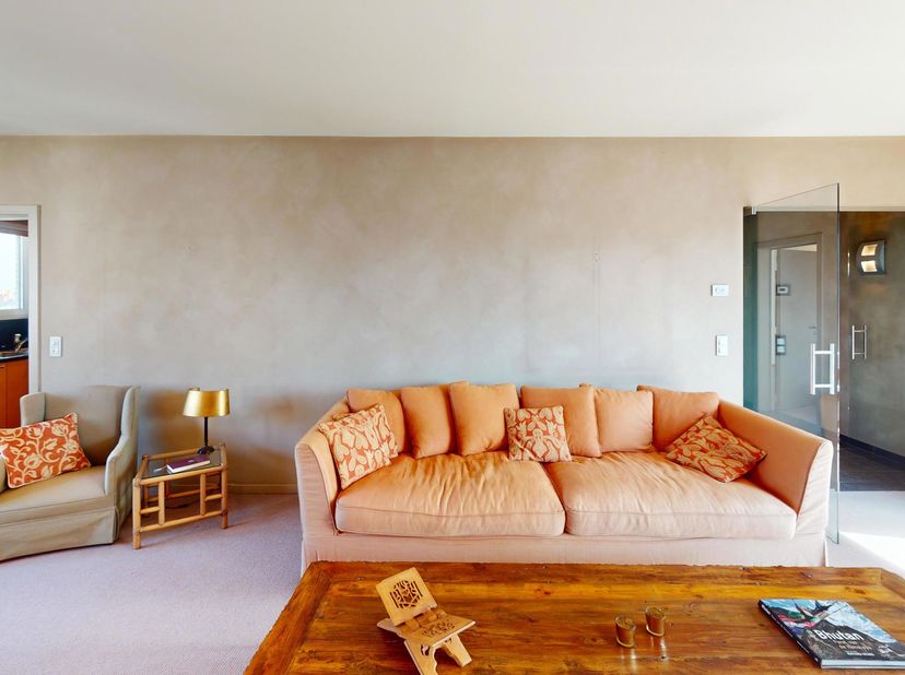Appartement meublé avec terrasse panoramique au 8e étage du Frankrijklei<br />
Situé sur l'un des plus beaux boulevards d'Anvers, le Frankrijklei, cet