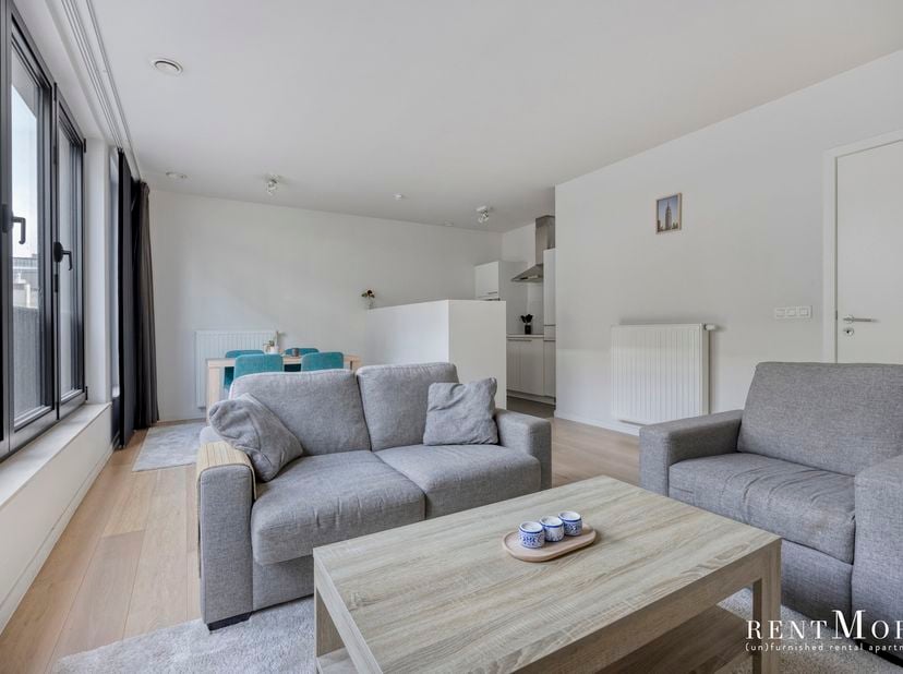 Dit prachtige appartement is gelegen in het hart van Brussel en is ideaal voor als investering of als pied-à-terre in de stad. Het appartement is gebo