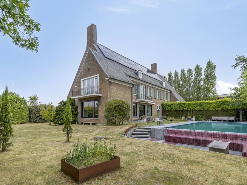 Huis te koop in Torhoutsesteenweg 217,
                    8210 Zedelgem