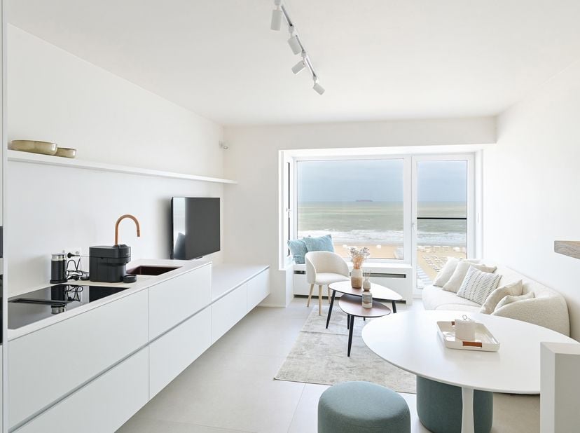 Mooi vernieuwd vakantieappartement met 2 slaapkamers met prachtig zeezicht op een topligging te Knokke aan het Albertstrand, tussen het Casino en het