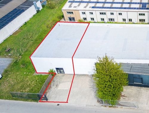                                         Bedrijfsgebouw te huur in Wavre, € 2.500
