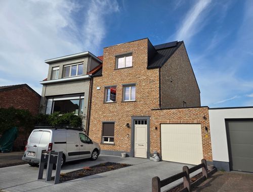                                         Duplex te huur in Ruisbroek, € 1.060
