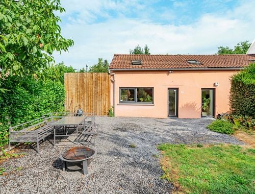                                         Eengezinswoning te koop in Hennuyères, € 279.000
