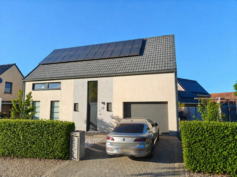 TE KOOP: Lommel centrumrand, energiezuinige instapklare woning<br />
<br />
OMSCHRIJVING:<br />
Vlutterstraat 29, op wandelafstand van het centrum van