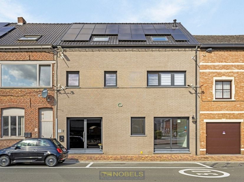 À louer : local commercial polyvalent avec logement et jardin à Brakel.<br />
<br />
Ce bien multifonctionnel offre une combinaison idéale de vie et d