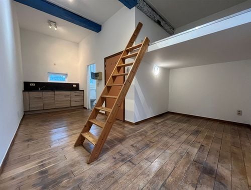                                         Studio met slaaphoek te huur in Tournai, € 490
