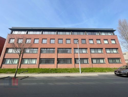                                         Bureaux à louer à Brugge, € 17.537
