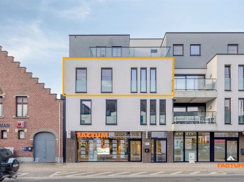 Te Koop: Luxueus en ruim appartement met Twee Slaapkamers in het Centrum van Putte<br />
Voor meer inlichtingen of een bezoek kan u terecht via hendr