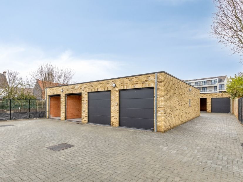 - Individuele garages te koop in nieuwbouwproject 'Scarpato' in centrum Kortemark -<br />
<br />
De naam&amp;nbsp;'Scarpato' is een&amp;nbsp;samenvoeging&amp;nbsp