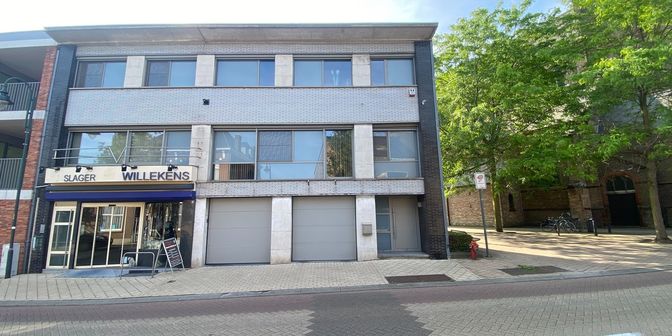 Bedrijfsvastgoed te koop in markt 3, 2490 Balen