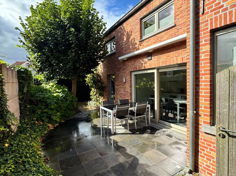 Instapklare woning met knusse, zonnige tuin op toplocatie in Wilsele Putkapel.<br />
De woning is gelegen in de dorpskern van Putkapel, op wandelafsta