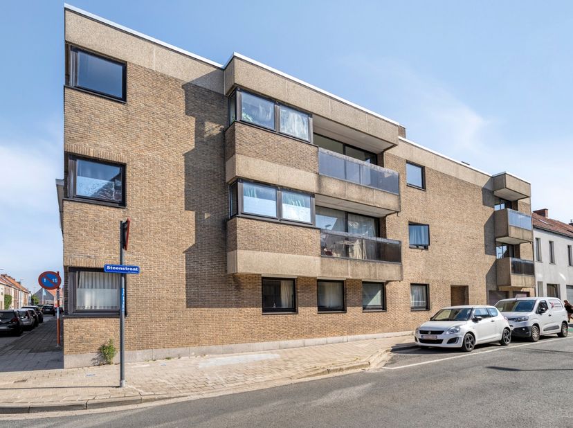 Op zoek naar een centraal gelegen studio voor eigen bewoning of een interessante opbrengsteigendom in het centrum van Roeselare? Lees dan zeker verder