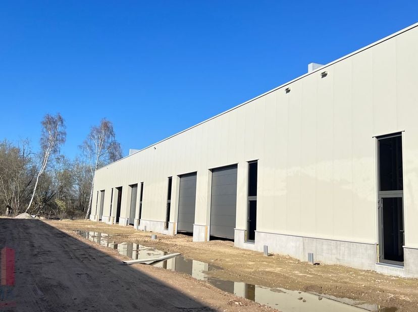 Bedrijfsvastgoed te huur in Troisdorflaan 24,
                    3600 Genk