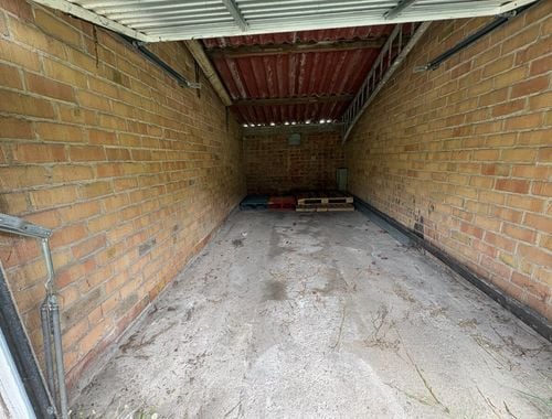                                         Garage te huur in Komen, € 50

