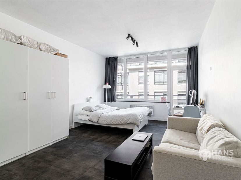 Studio clé en main (32 m²) avec terrasse (3 m²) à Anvers (2000)<br />
Dans la Leopoldstraat, vous bénéficiez d'un emplacement de choix au cœur d'Anve