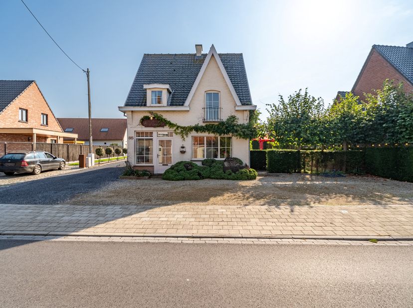 Huis te koop in Pastorijstraat 85,
                    8750 Zwevezele