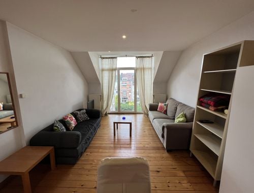                                        Duplex te huur in Brussel, € 1.200
