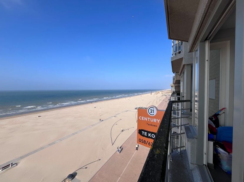 Appartement d'investissement avec vue frontale sur la mer, situé sur la digue à La Panne.<br />
L'appartement comprend un espace de vie lumineux offra