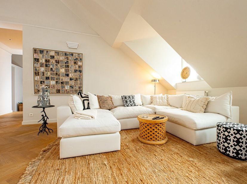 Appartement majestueux situé dans le quartier du Zuid, en face de l’ancien Palais de Justice.<br />
L’appartement a été entièrement rénové tout en pré