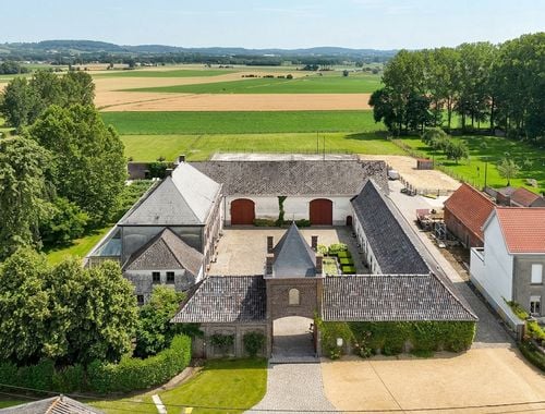                                         Uitzonderlijke woning te koop in Arc-Ainières, € 2.280.000
