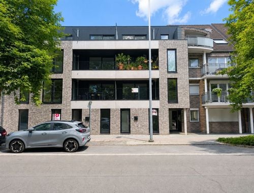                                         Gelijkvloers app. te huur in Genk, € 1.150
