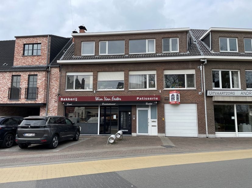 Bien professionnel à louer
                    à 2240 Zandhoven