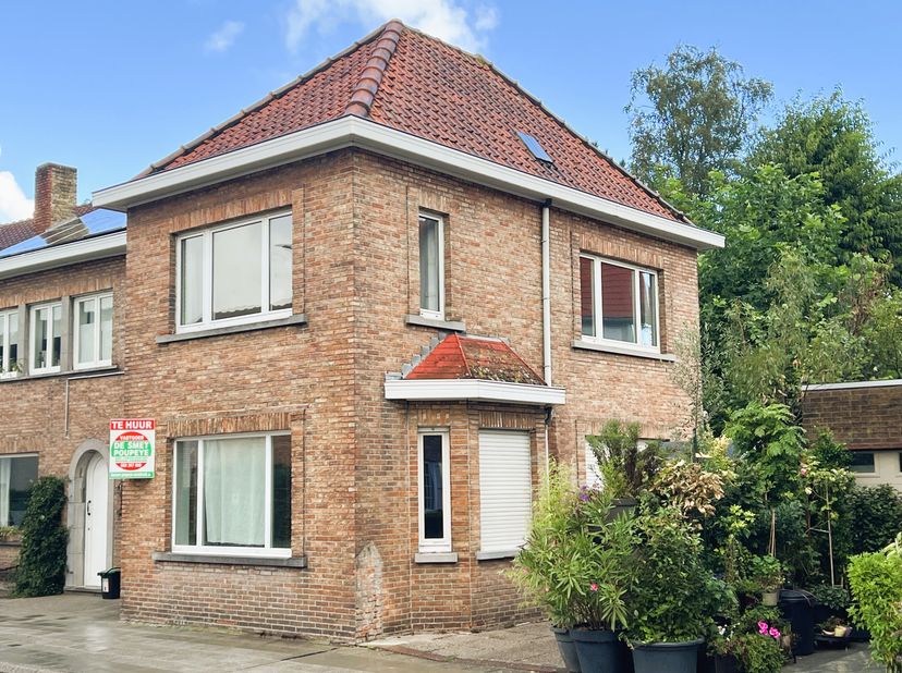 Huis te huur in Weidestraat 69,
                    8310 Assebroek