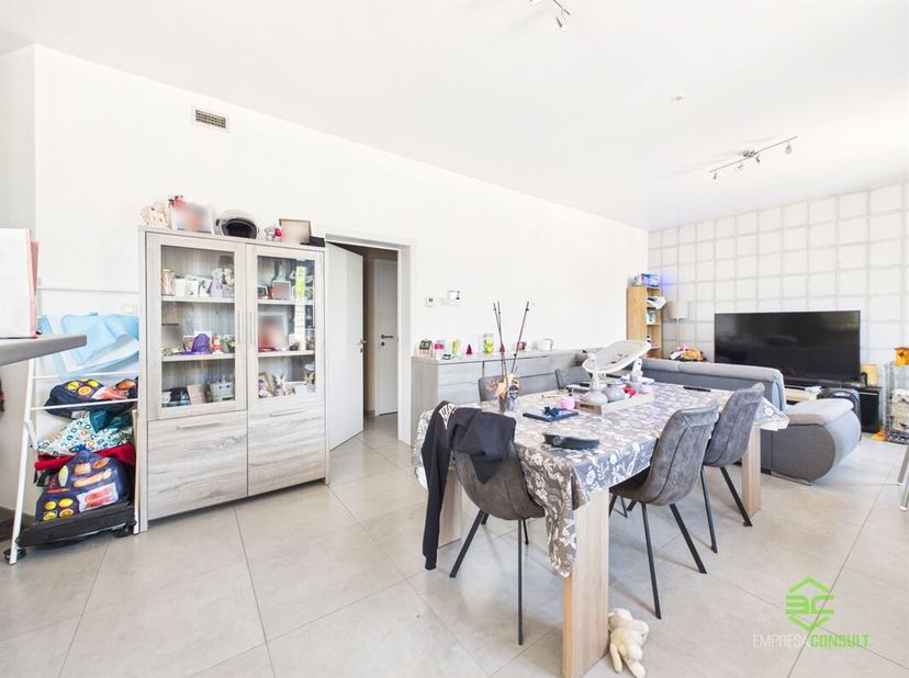 + Als u op onze eigen website (www.empresaconsult.be) naar dit appartement doorklikt, vindt u alle info! +<br />
Te midden in het centrum van Sint-Tru