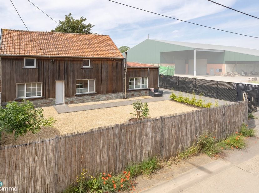 LANDELIJKE GEZINSWONING MET (MOGELIJKHEID TOT) 3 SLAAPKAMERS EN TUIN MET VRIJSTAANDE GARAGE IN MILLEN (RIEMST)<br />
<br />
*** Bekijkt U deze woning