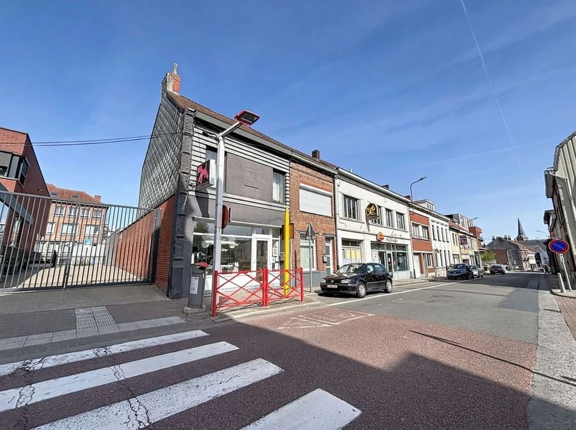 Bedrijfsvastgoed te koop in ,
                    7700 Moeskroen