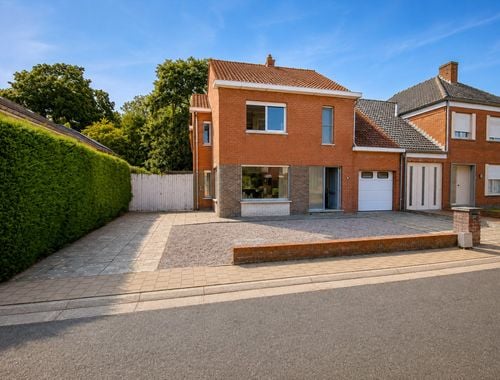                                         Woning te koop in Zwevezele, € 275.000
