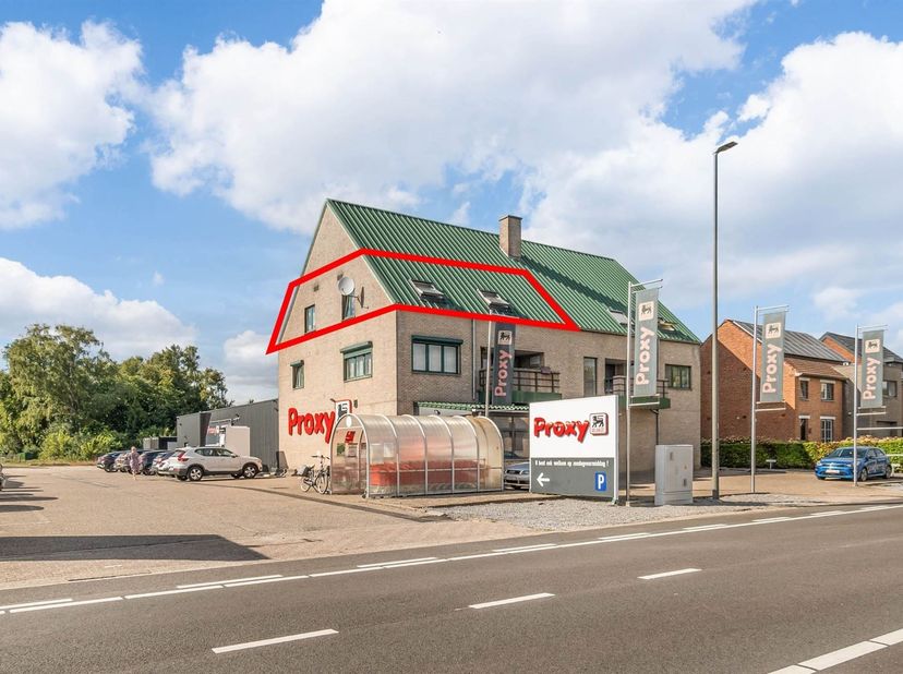 Deze twee dakappartementen worden samen verkocht.<br />
Er werd een vergunning afgeleverd voor het appartement linksboven en het appartement rechtsbo